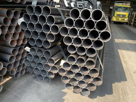 Thép Ống Tròn Carbon Hàn Cao Tần (ERW): Quy Cách, Tiêu Chuẩn, Bảng Trọng Lượng Và Ứng Dụng